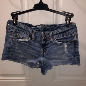 🦅 American eagle outfitters